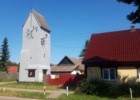 We wsi Nadarzyce - widoczne pozostałości po niemieckiej przeszłości wioski. W byłym sklepie możliwość zakupienia miodów w słoiczkach i plastrów miodu.