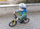 3,5 letni Szymon na lekkim rowerze Frog 40