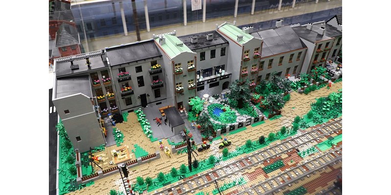 Kolejowy świat z klocków Lego w Stacji Muzeum w Warszawie