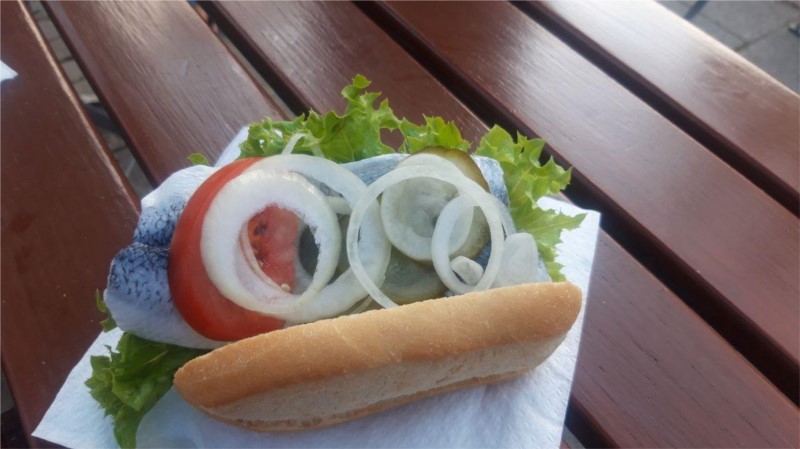 Fischbrötchen - kanapka ze śledziem - typowe danie w Brandenburgii