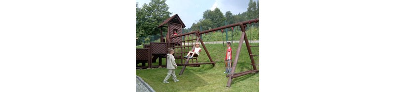 Plac zabaw - Willa Stareczka - noclegi przyjzane dzieciom