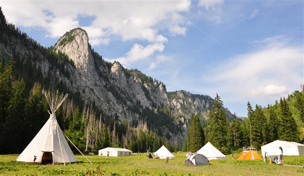  Program zielonej szkoły łączący naukę, zajęcia rekreacyjne i dobrą zabawę dla dzieci i młodych ludzi. 