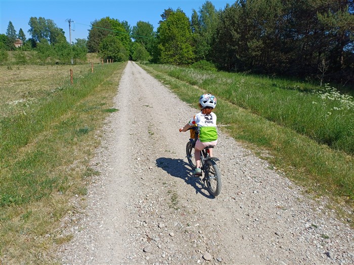 Trasą rowerową Lidzbark-Warmiński - Orneta po dawnym nasypie kolejowym.