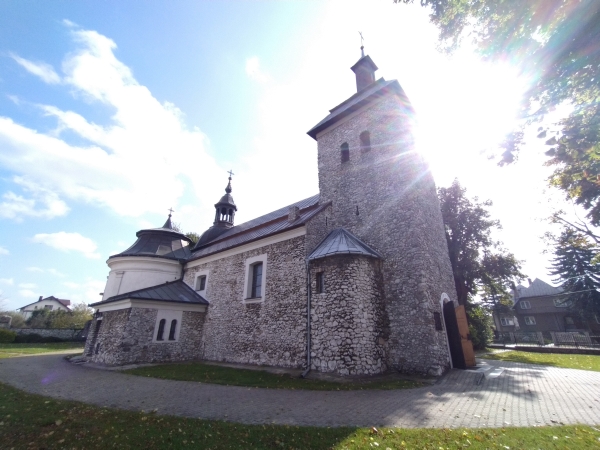 Kościół - Sanktuarium NMP Skarżyckiej - zabytkowy kościół na Szlaku Orlich Gniazd